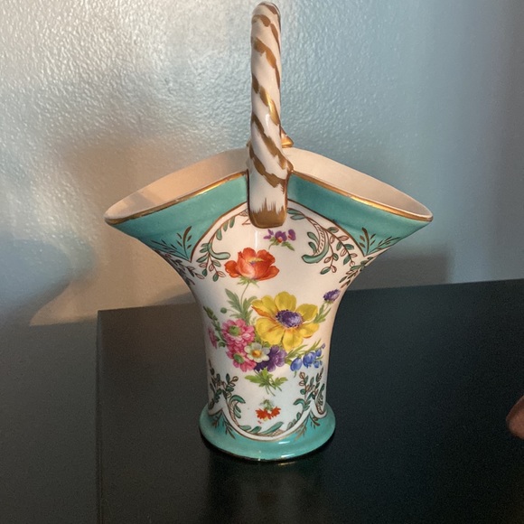 Paris Royal Peint La Main Porcelain Floral Basket - Picture 2 of 6